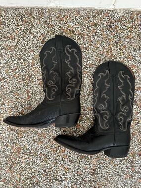 Black womens Cowboy Boots